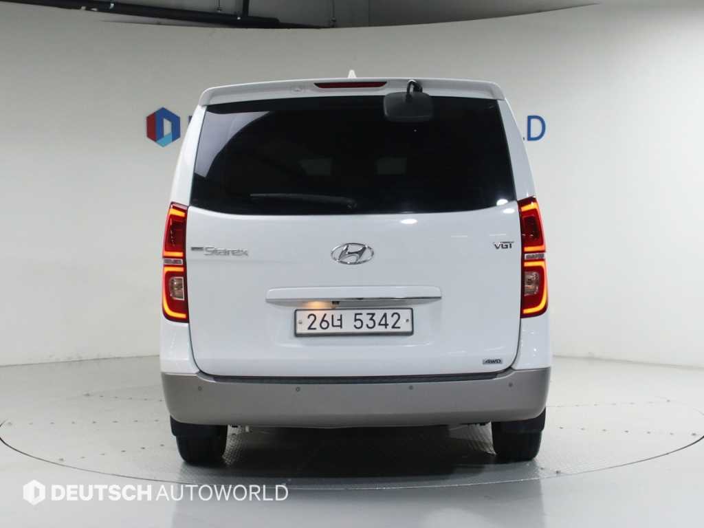 HYUNDAI Starex - Vista 4