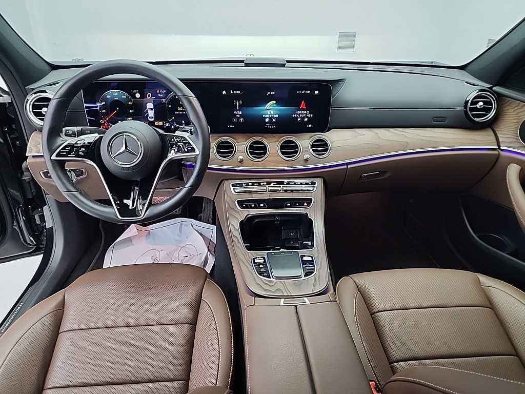 Mercedes Benz E class - Vista 7