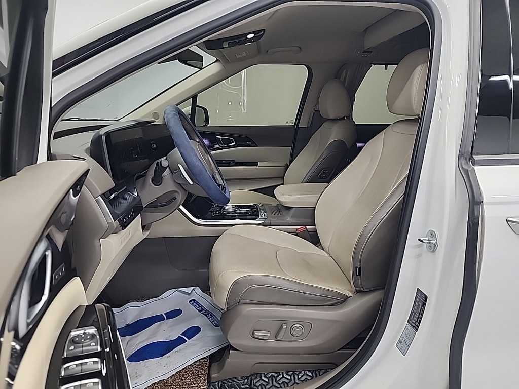 KIA Carnival - Vista 11