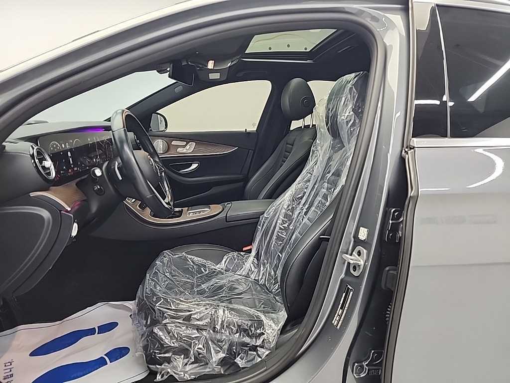 Mercedes Benz E class - Vista 11