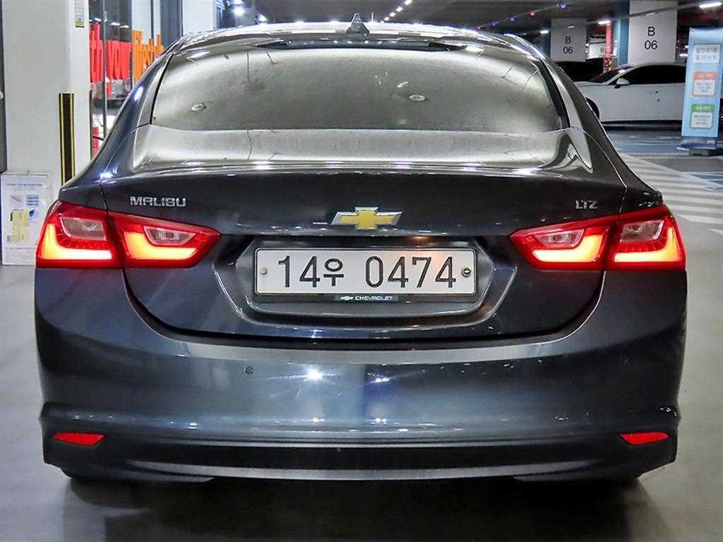 Chevrolet Malibu - Vista 5