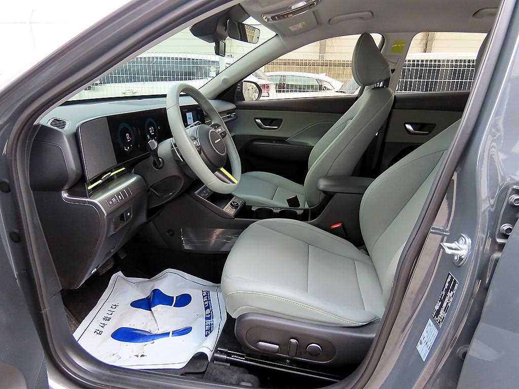 HYUNDAI Kona - Vista 5