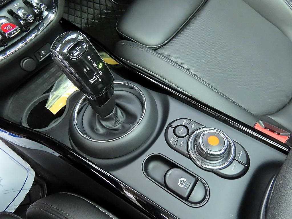 Mini Clubman - Vista 11