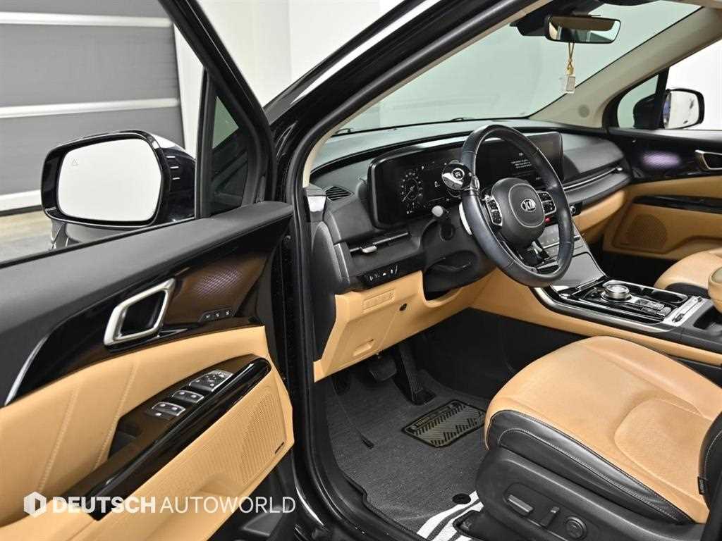 KIA Carnival - Vista 11