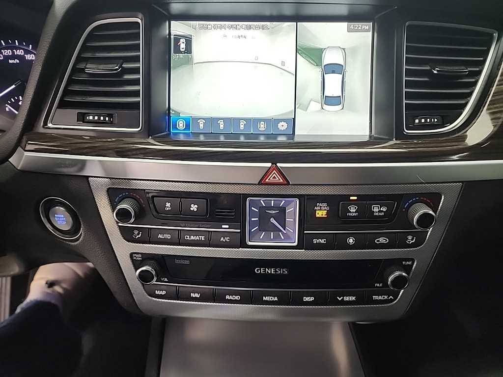 Genesis G80 - Vista 10