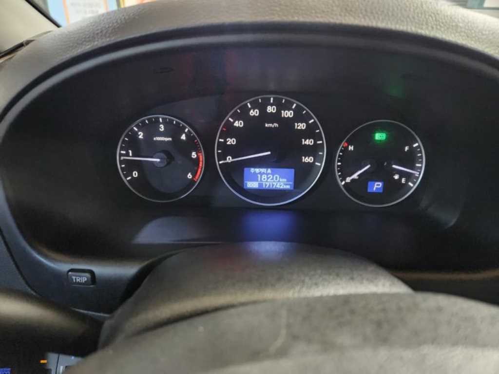 HYUNDAI Starex - Vista 9