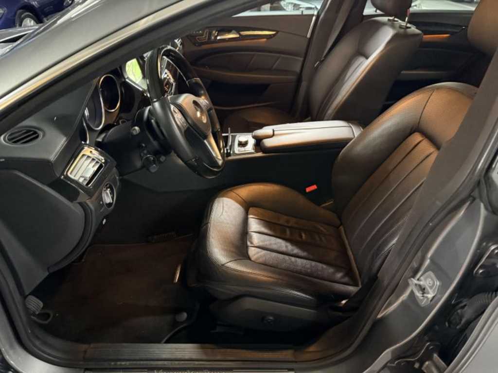 Mercedes Benz CLS Class - Vista 5