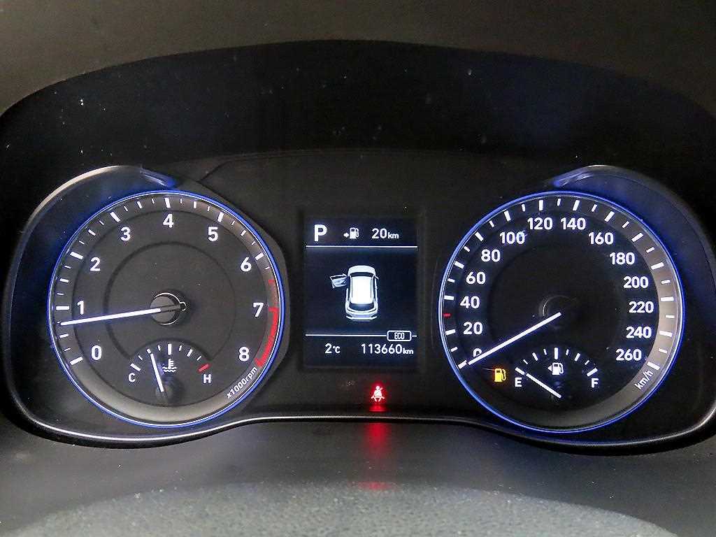 HYUNDAI Kona - Vista 9