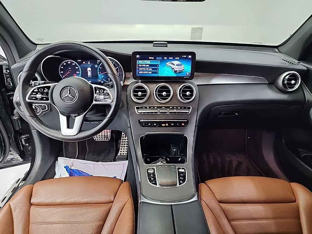 Mercedes Benz GLC Class - Vista 7