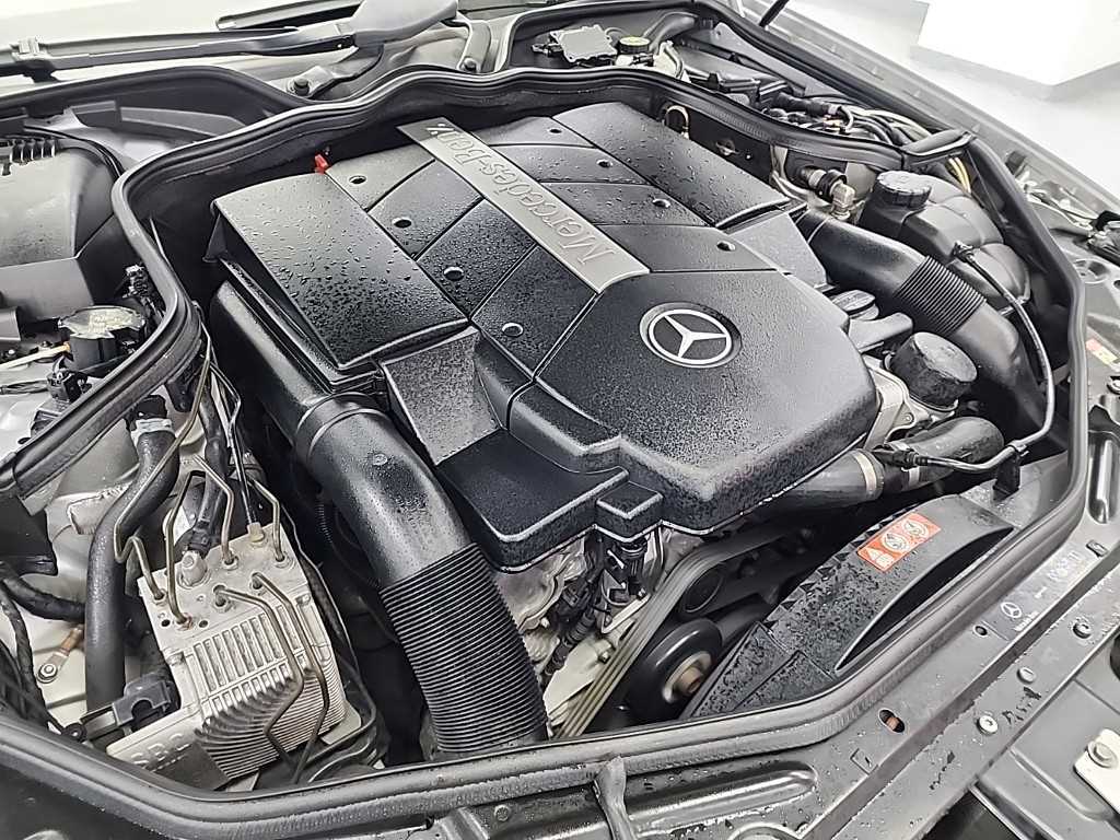 Mercedes Benz CLS Class - Vista 5