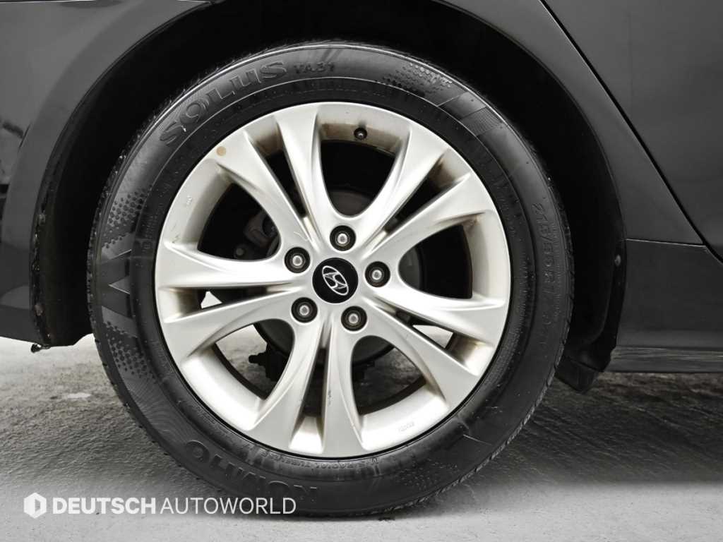 HYUNDAI Sonata - Vista 5