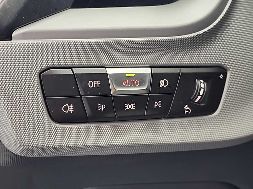 BMW 1 series 2021 Negro - Importación desde Corea - HF Imports Iquique - Foto 18