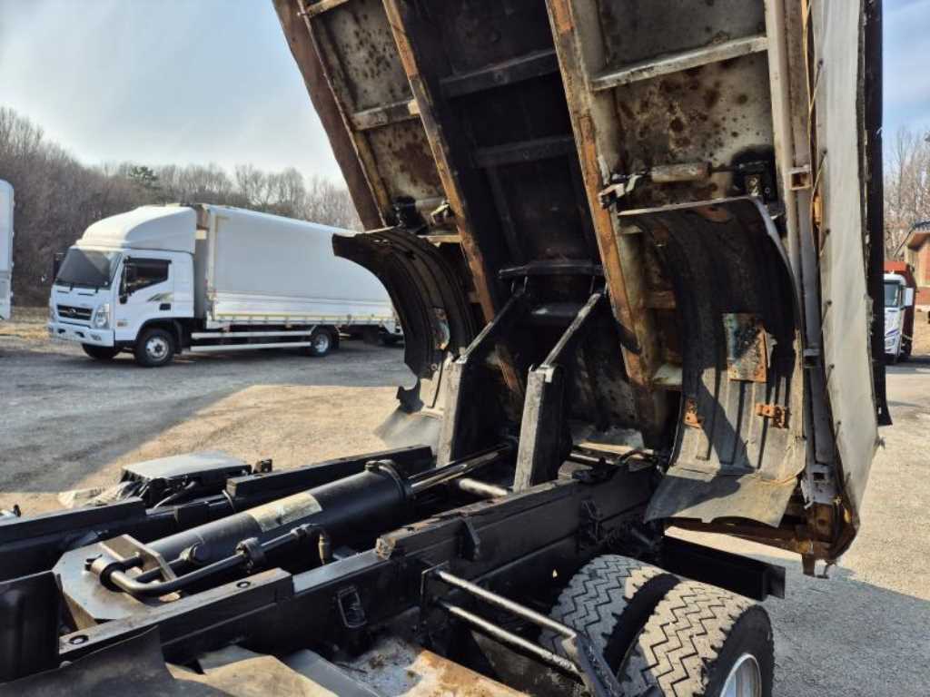 medium and large cargo dump 2004 Blanco - Importación desde Corea - HF Imports Iquique - Foto 15