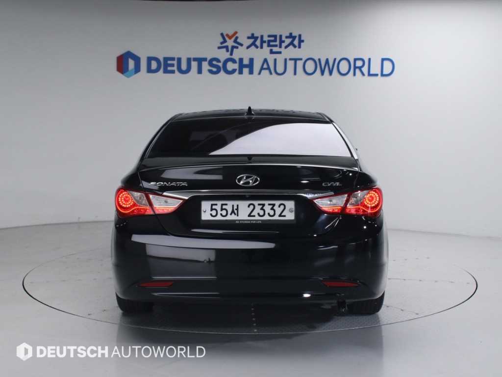 HYUNDAI Sonata - Vista 4