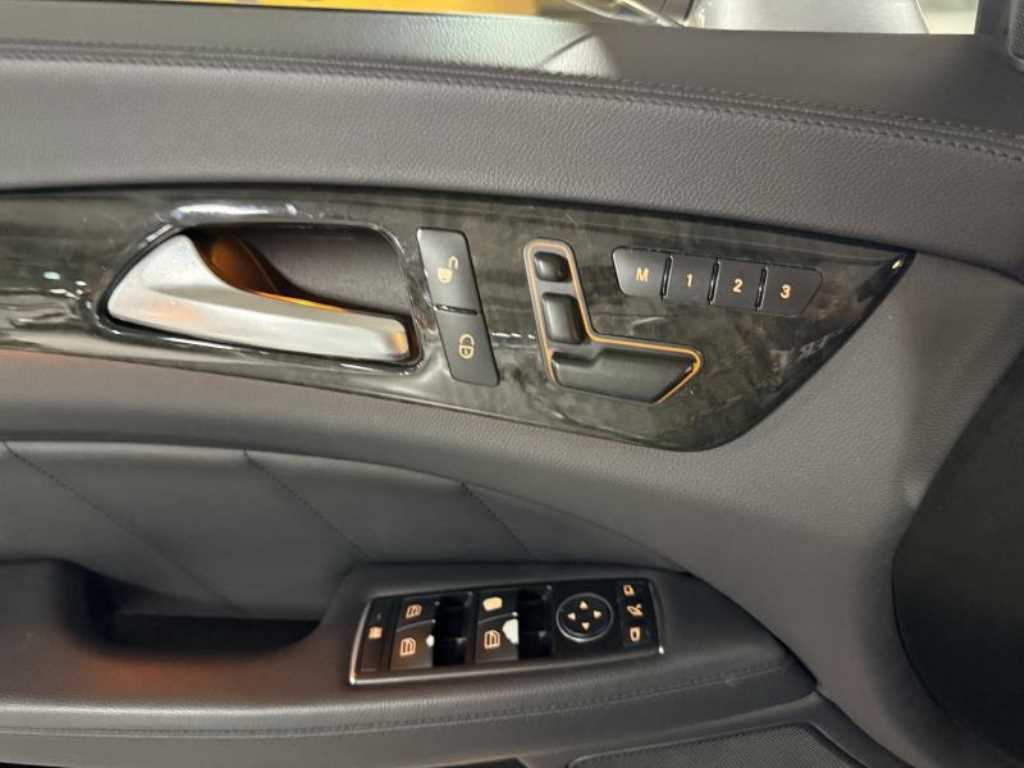 Mercedes Benz CLS Class - Vista 9