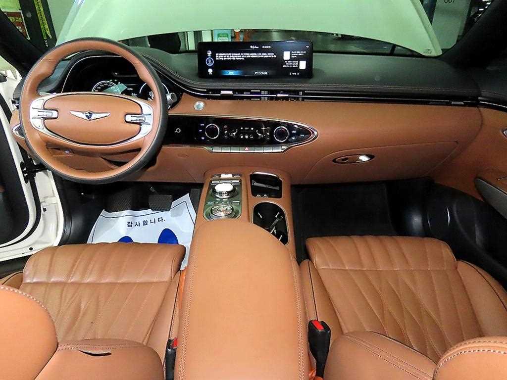 Genesis GV70 - Vista 10