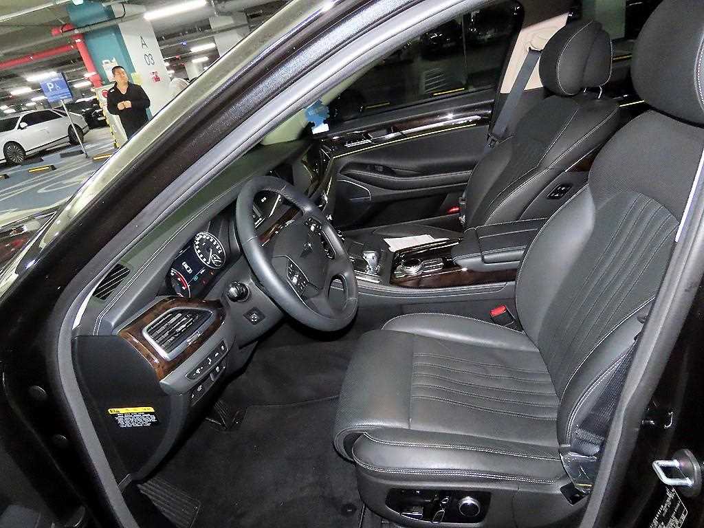 Genesis G90 - Vista 6