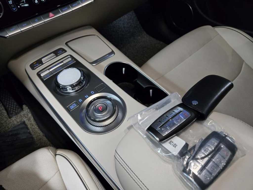 Genesis GV70 - Vista 12