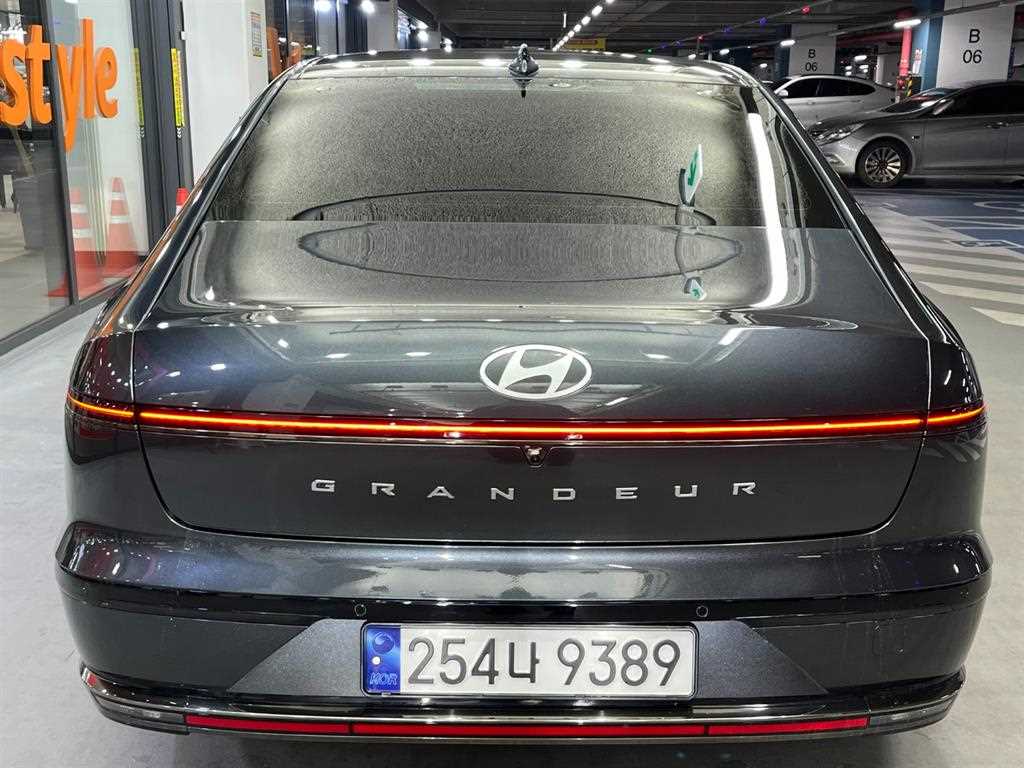 HYUNDAI Grandeur - Vista 5