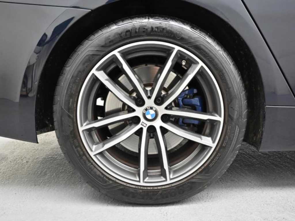 BMW 5 Series - Vista 5