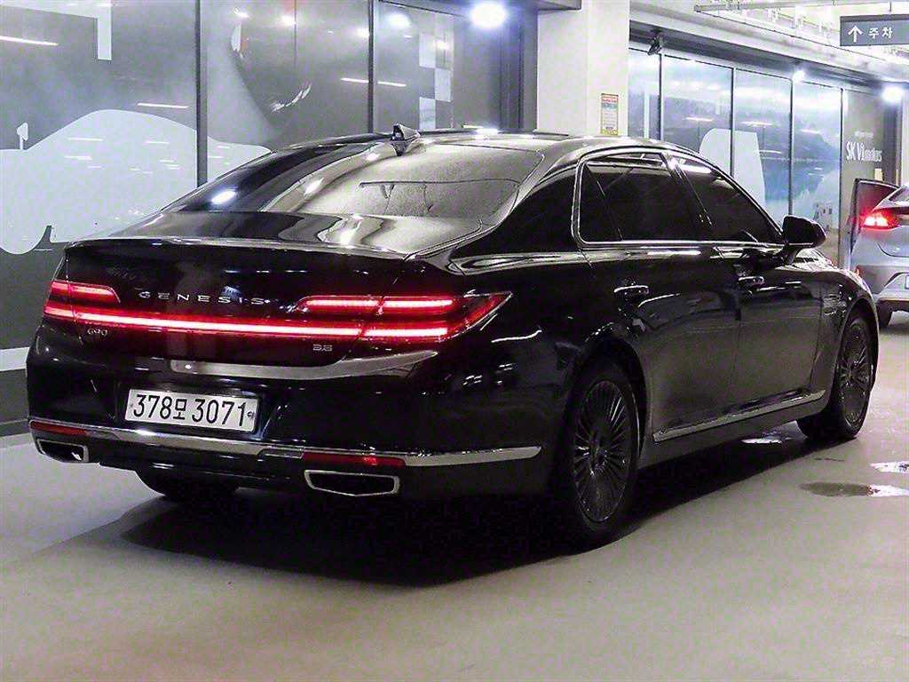 Genesis G90 - Vista 4