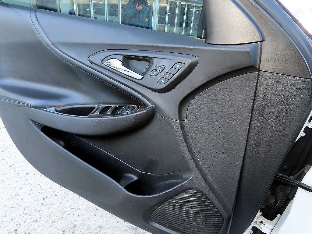 Chevrolet Malibu - Vista 11