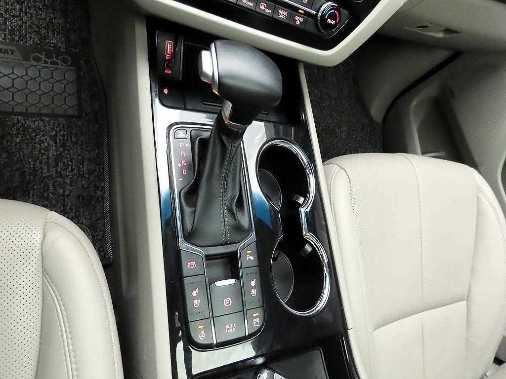 KIA Carnival - Vista 9