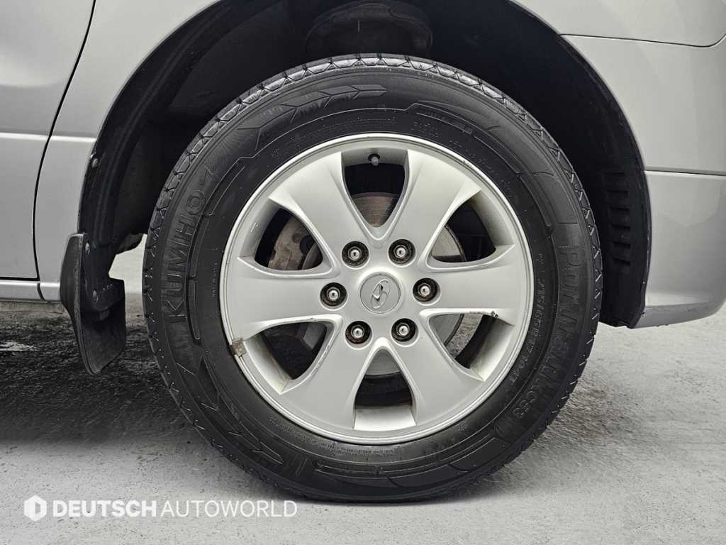 HYUNDAI Starex - Vista 5