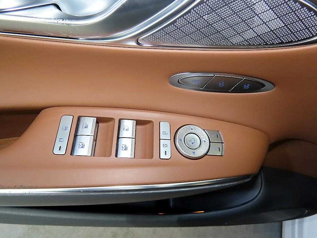 Genesis GV70 2023 Blanco - Importación desde Corea - HF Imports Iquique - Foto 13