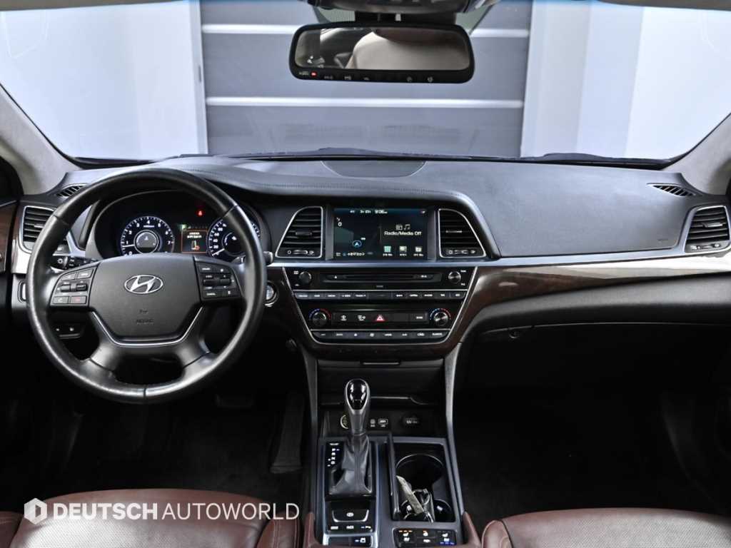 HYUNDAI Aslan - Vista 7