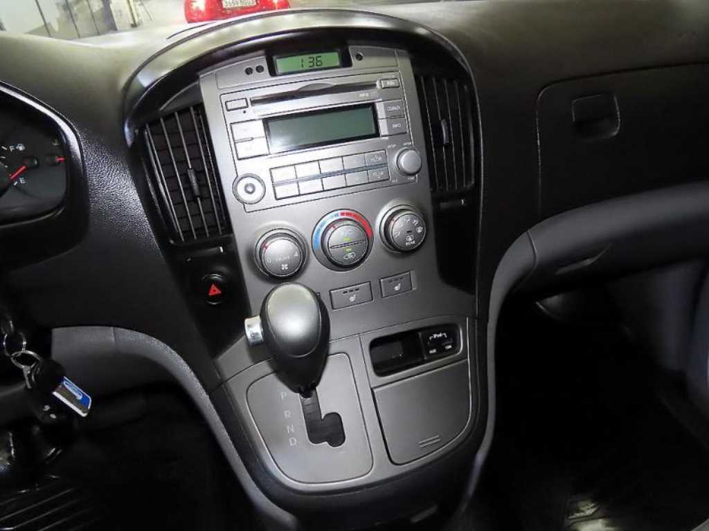 HYUNDAI Starex - Vista 11