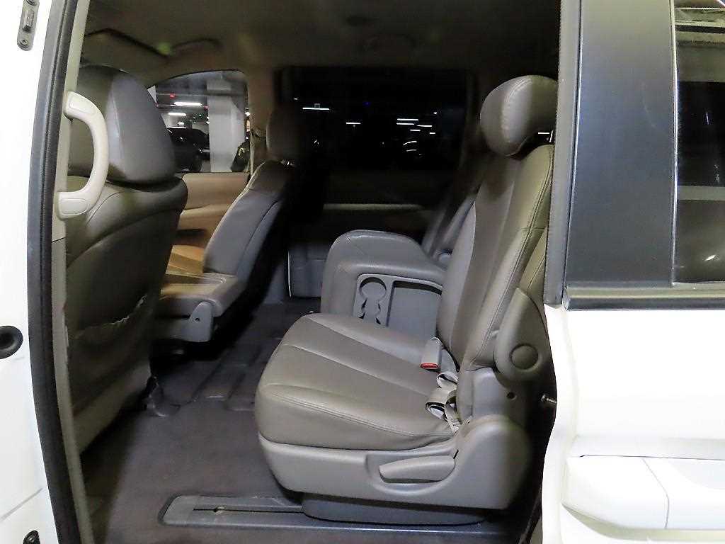 KIA Carnival - Vista 7