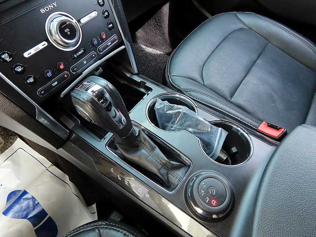 Ford Explorer - Vista 10