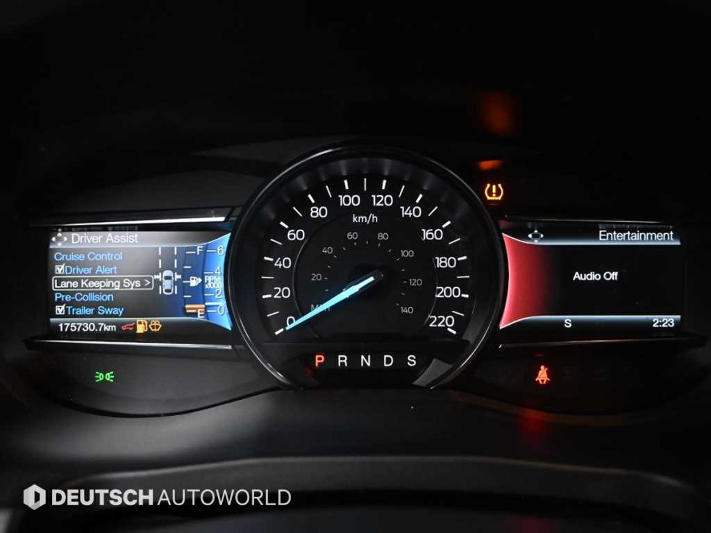 Ford Explorer - Vista 8