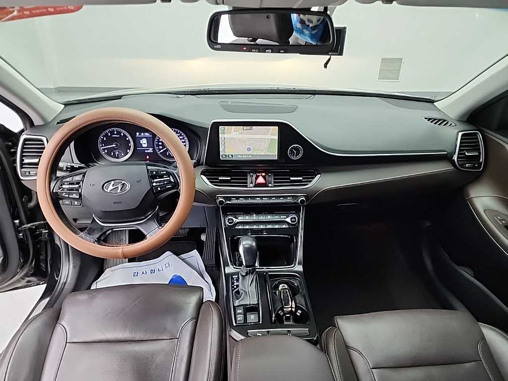 HYUNDAI Grandeur - Vista 7