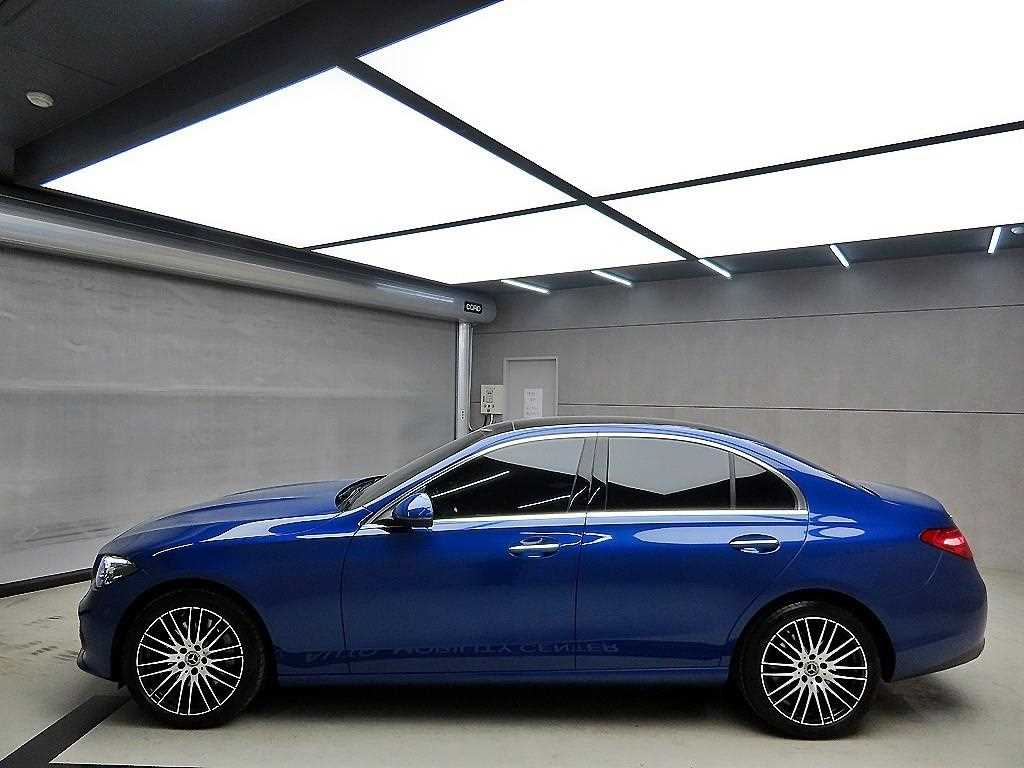 Mercedes Benz C Class - Vista 4