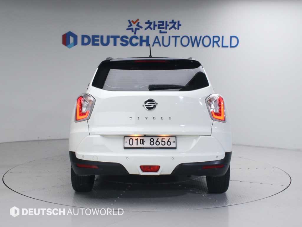 Ssangyong Tivoli - Vista 4