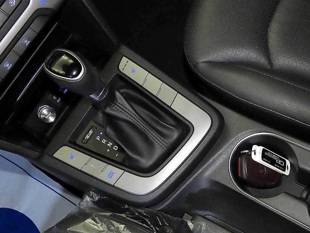 HYUNDAI Avante - Vista 9