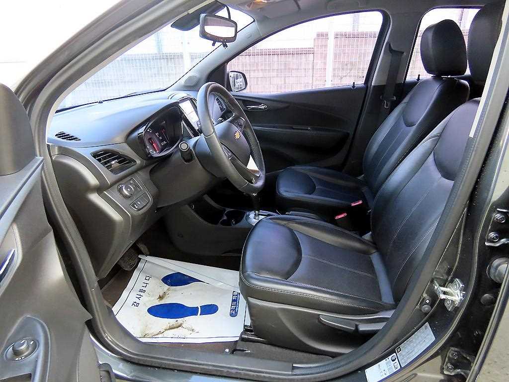 Chevrolet Spark - Vista 5