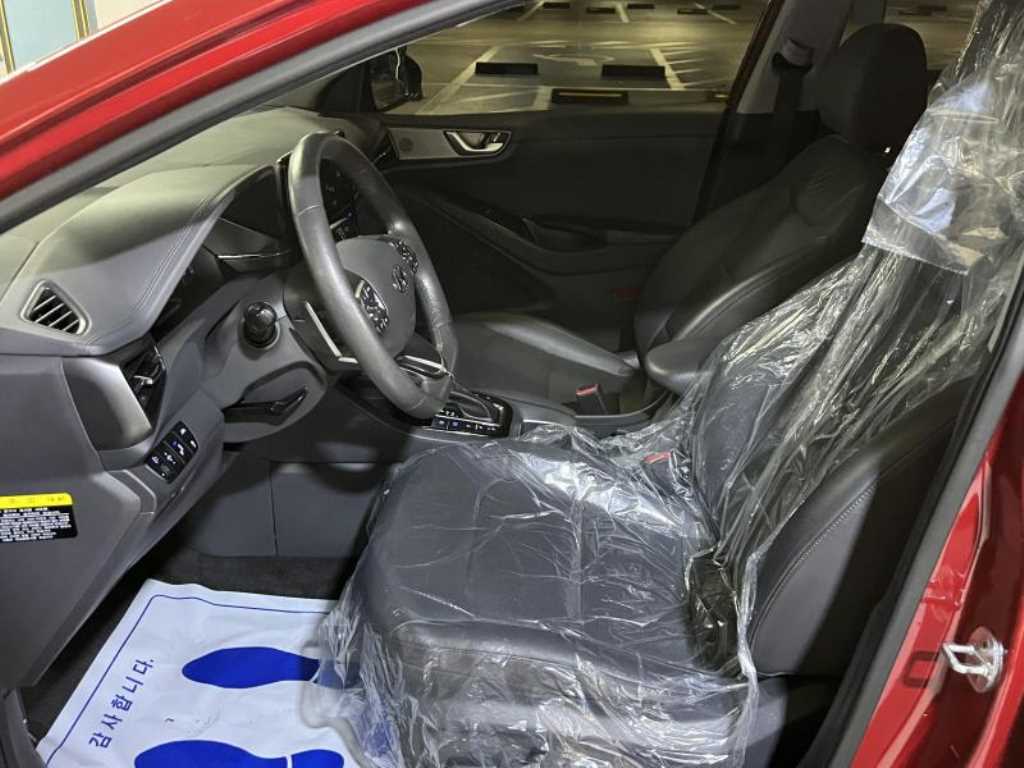 HYUNDAI Ioniq - Vista 10