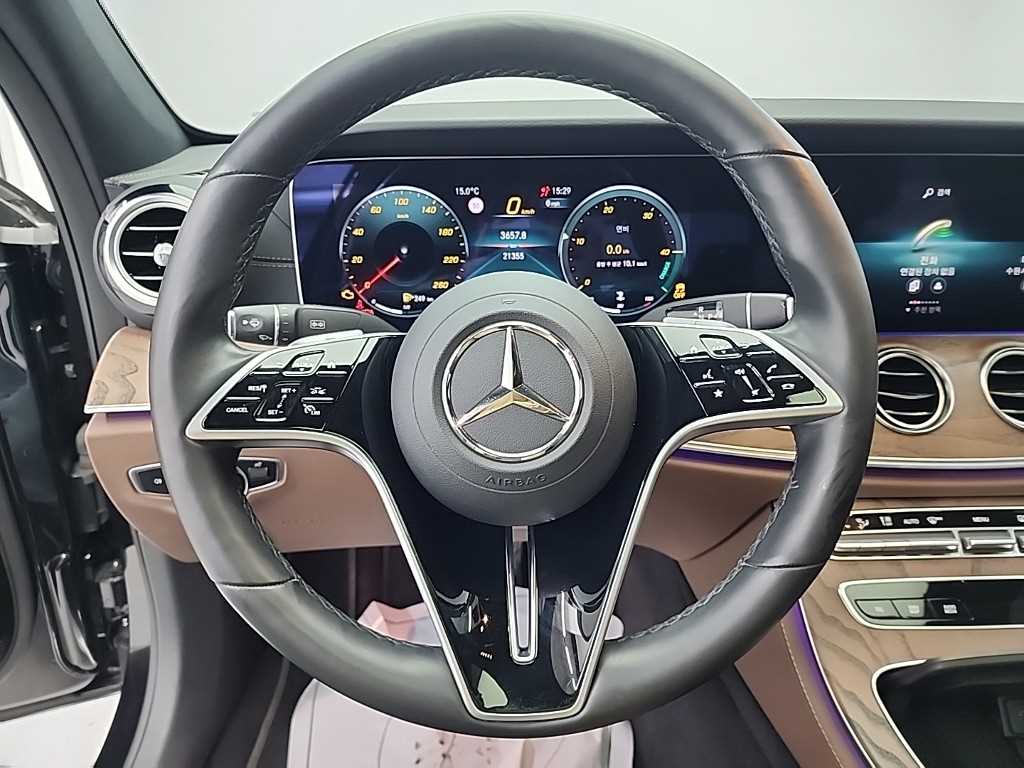 Mercedes Benz E class - Vista 9