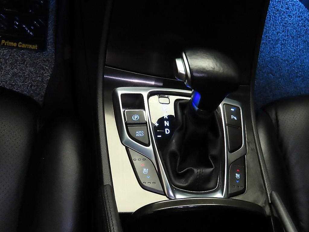 HYUNDAI Grandeur - Vista 10