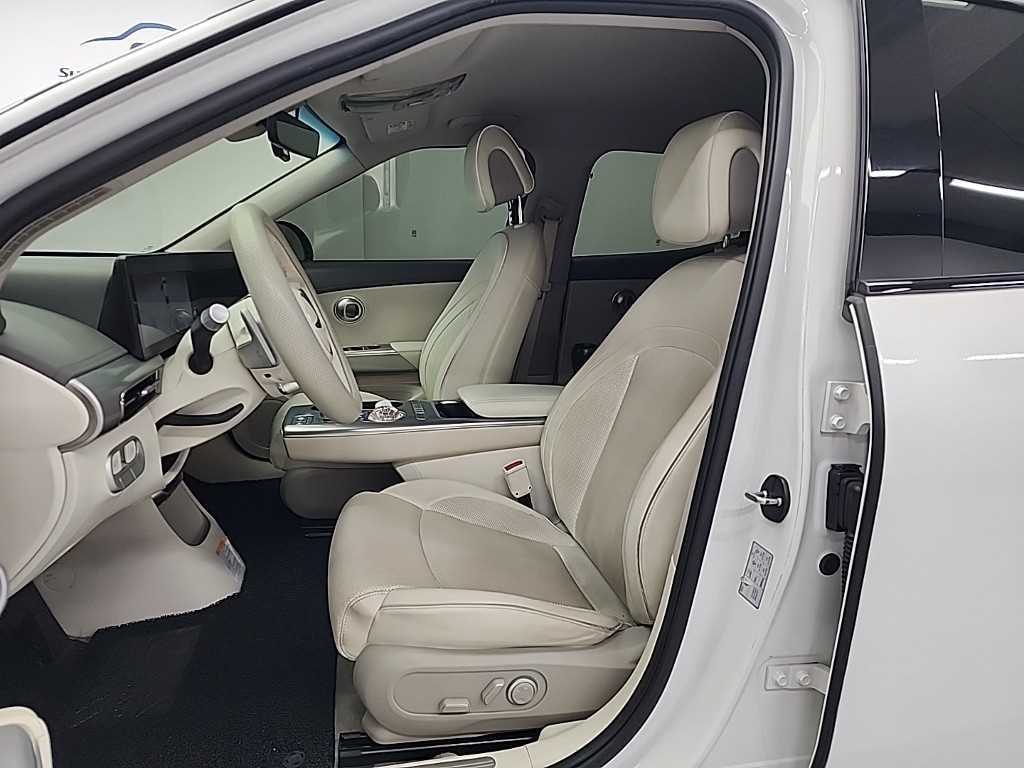 Genesis GV60 - Vista 11