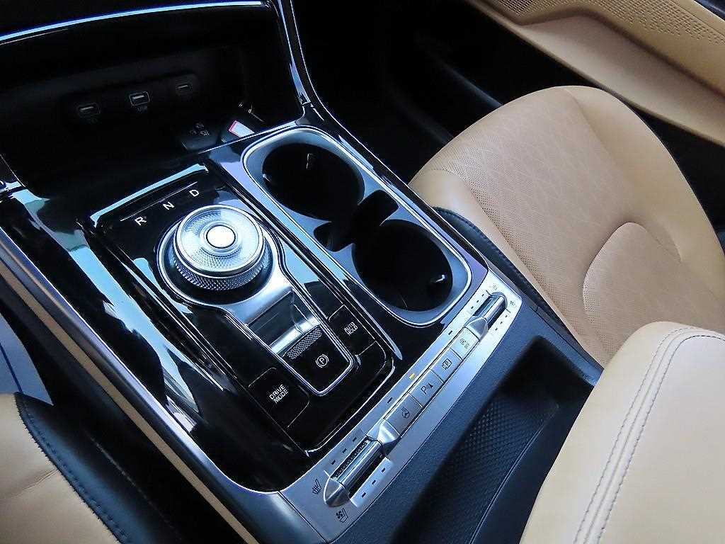 KIA Carnival - Vista 10