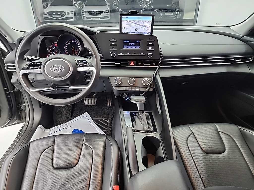 HYUNDAI Avante - Vista 7