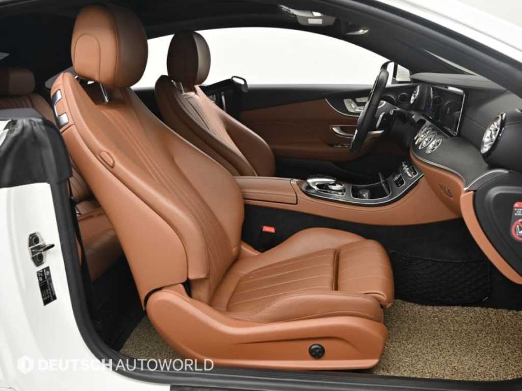 Mercedes Benz E class - Vista 12