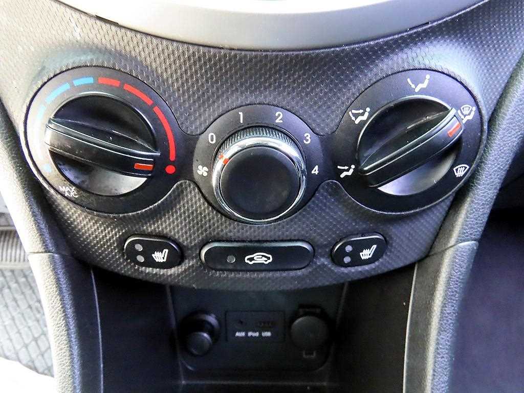 HYUNDAI Accent 2014 Blanco - Importación desde Corea - HF Imports Iquique - Foto 13