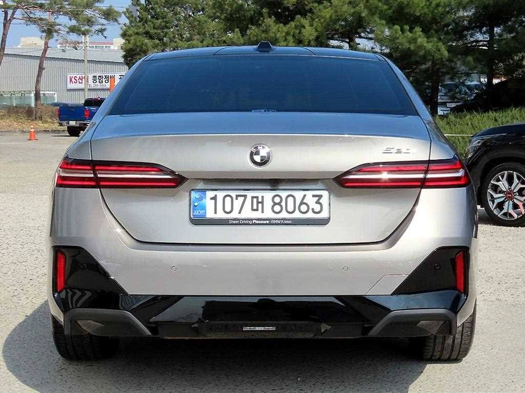 BMW 5 Series - Vista 4