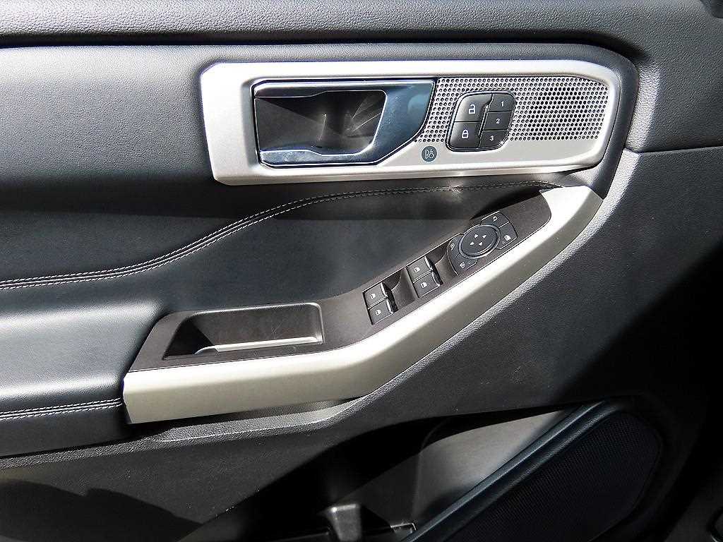 Ford Explorer - Vista 11