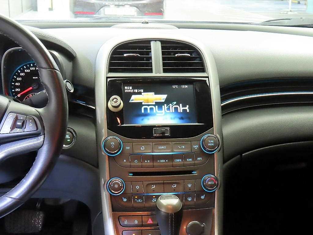 Chevrolet Malibu - Vista 11